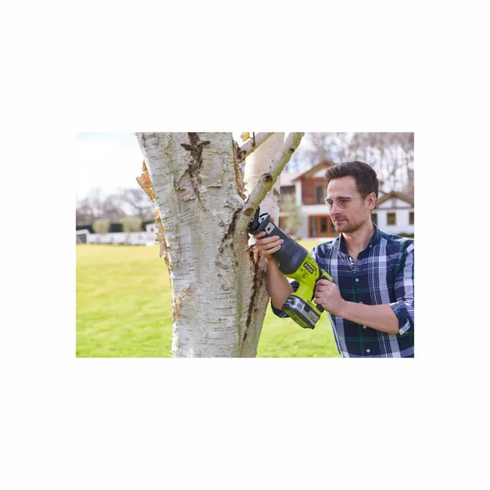 Ryobi R18RS-0 Scie sabre 18V ONE+ - 0 à 2 900 cp/min - course 28 mm - coupe bois 200 mm - système anti-vibration - livrée avec lame Ryobi R18RS-0 Scie sabre 18V ONE+ - 0 à 2 900 cp/min - course 28 mm - coupe bois 200 mm - système anti-vibration - livrée avec lame