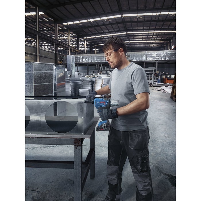 Bosch GRG 18V-16 C Kit Pince à rivets sans fil