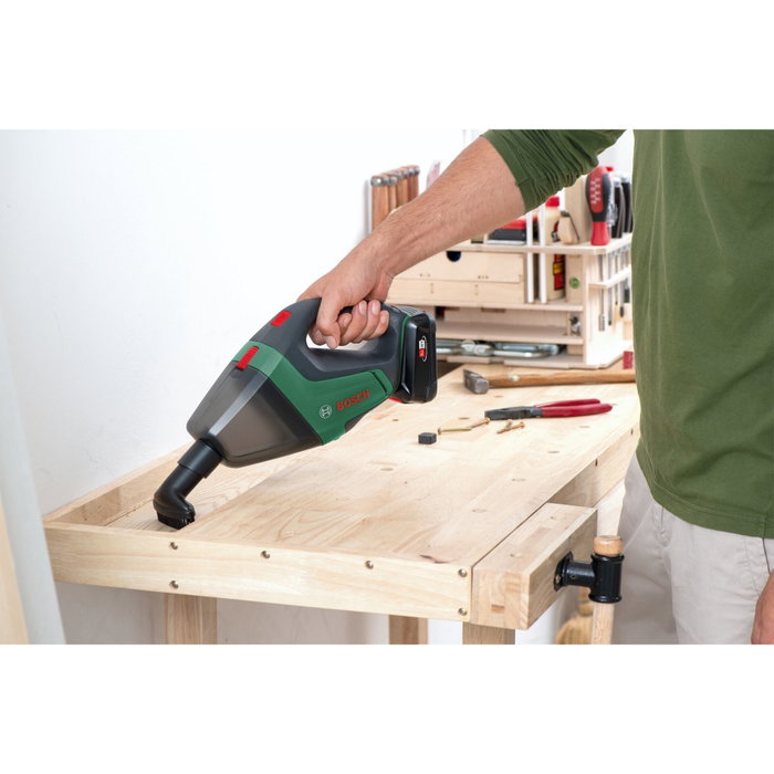 Bosch UniversalVac 18 avec batterie 2,5 Ah Bosch UniversalVac 18 avec batterie 2,5 Ah