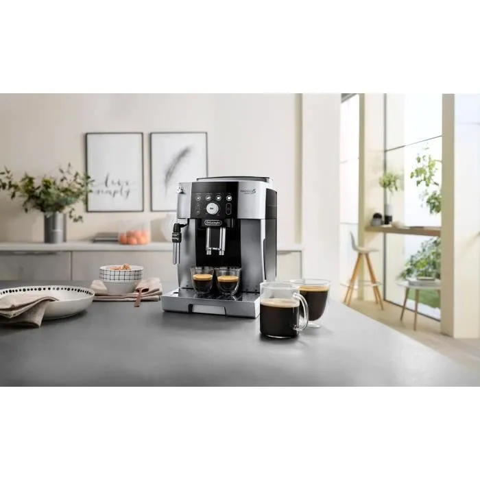 De'Longhi ECAM250.23.SB Magnifica S Smart - Machine expresso broyeur automatique, 4 recettes, réservoir 1,8 L, 15 bar, design noir argenté De'Longhi ECAM250.23.SB Magnifica S Smart - Machine expresso broyeur automatique, 4 recettes, réservoir 1,8 L, 15 bar, design noir argenté