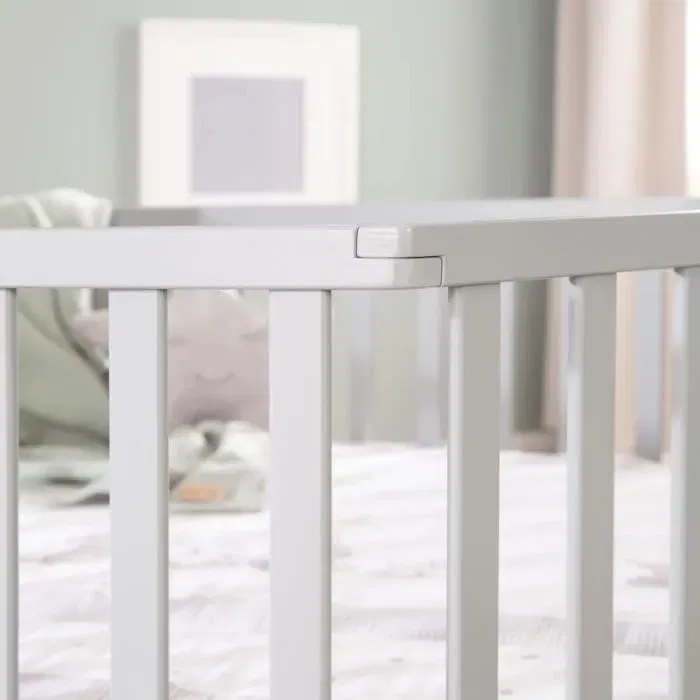 Roba Parc bébé évolutif hexagonal en bois laqué taupe avec housse rembourrée motif éléphants, 6 roues freinées, 3 niveaux de hauteur (10/25/40 cm), conforme DIN EN 12227:2010-12