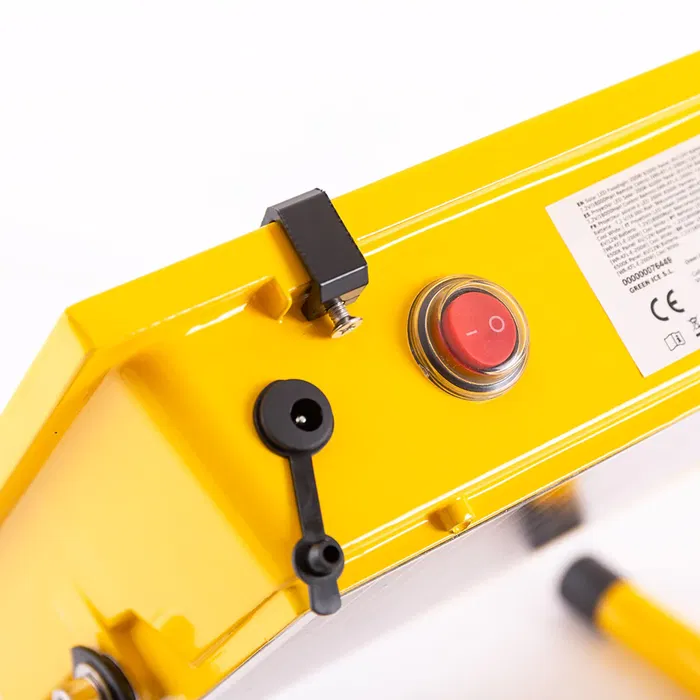 Projecteur LED Solaire 200W 6500K avec Télécommande [WR-KFL-E-200W]