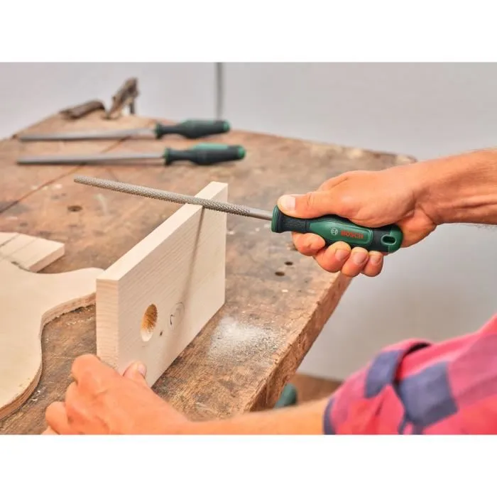Bosch Set de 5 limes à main (ronde, demi-ronde, plate, triangulaire, carrée) en acier au carbure dur Softgrip pour finition Bosch Set de 5 limes à main (ronde, demi-ronde, plate, triangulaire, carrée) en acier au carbure dur Softgrip pour finition