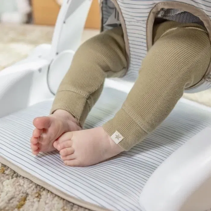 Ingenuity Chaise Haute d'Apprentissage Casi le Zebre - 3 Positions, Tablette avec Jouets, Housse Amovible, Collection Chambray, Pour Bébé