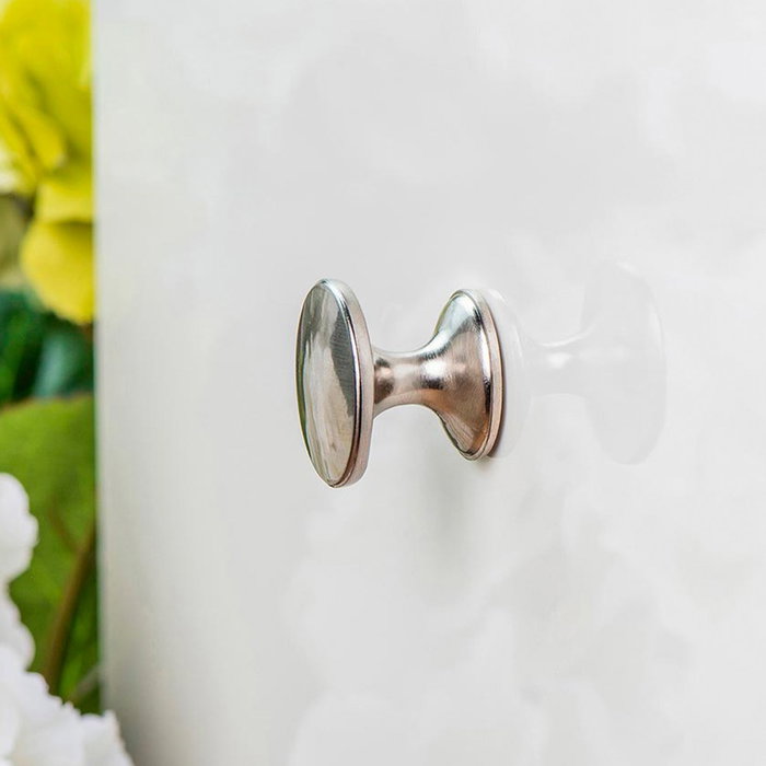 Rei 756 Bouton de meuble en zamak finition nickel satiné Ø32 mm Rei 756 Bouton de meuble en zamak finition nickel satiné Ø32 mm
