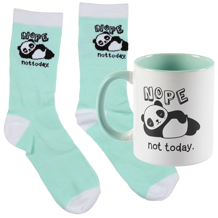 The Concept Factory Ensemble Tasse et Chaussettes Kawaii avec Modèles Assortis