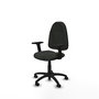 Chaise de bureau Algarra avec mécanisme Contact permanent de base, revêtement en tissu noir. Équipée d'une base en polyamide noir, d'accoudoirs 2D et de roulettes autobloquantes