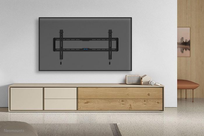 Neomounts WL35-550BL18 Support mural inclinable pour écrans et TV 43 à 86 pouces - Capacité 60 kg - VESA 100x100 à 800x400 - Noir