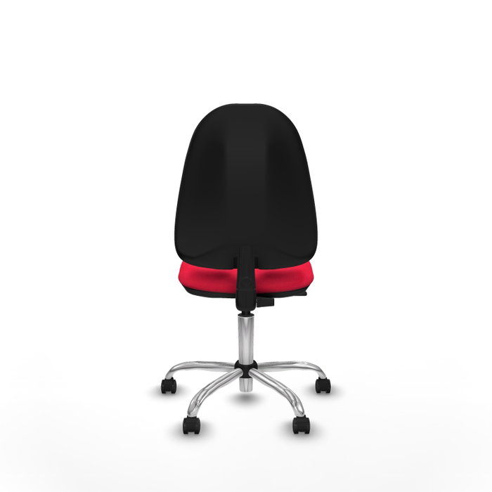 Chaise de bureau Algarra avec mécanisme Contact permanent de base, rembourrée de tissu rouge. Équipée d'une base chromée, sans accoudoirs et avec roulettes autobloquantes