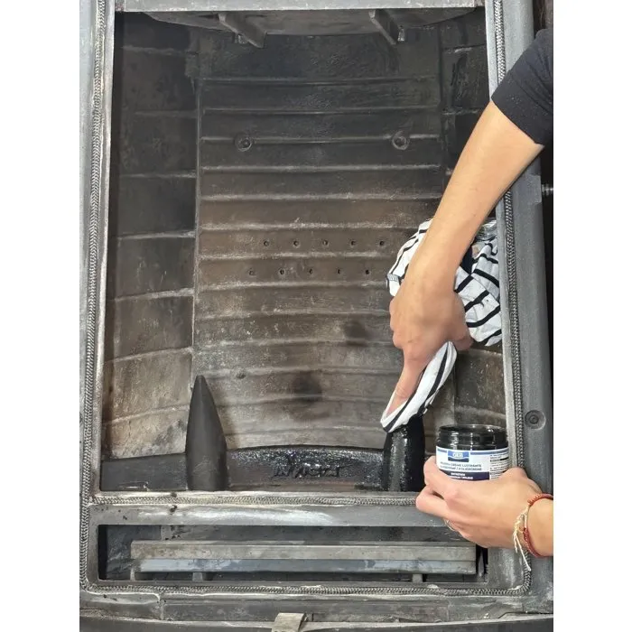 Geb Creme lustrante Propfeu GEB - Crème pour l'entretien et la protection de la fonte, aspect patiné - Pot 220 ml