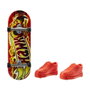 Mattel Mini Skateboard Hot Wheels avec Chaussures - 10 cm - Modèles Variés - Langue: Espagnol, Portugais