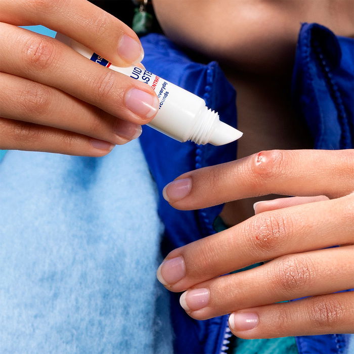 Hansaplast Second Skin Protection - Pansement liquide concentré - 1 Unité Hansaplast Second Skin Protection - Pansement liquide concentré - 1 Unité