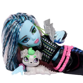 Mattel Monster High Frankie Stein avec son chien Watzie et 7 accessoires