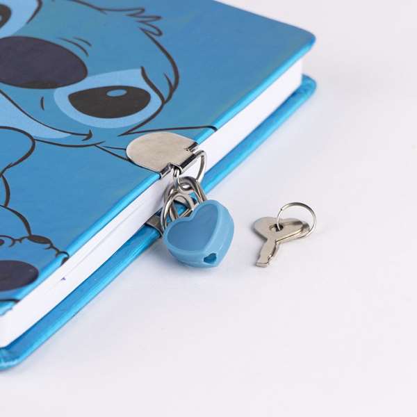 Cerdá Journal Coffret Stitch - Coffret à fermoir - Âge recommandé 2-8 ans - Langues: espagnol, anglais, français, italien, allemand, portugais Cerdá Journal Coffret Stitch - Coffret à fermoir - Âge recommandé 2-8 ans - Langues: espagnol, anglais, français, italien, allemand, portugais