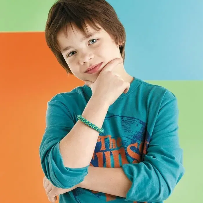 Bandai Rainbow Loom - Kit de Fabrication de Bracelets avec Métier à Tisser, 5600 Élastiques, Charms et Perles Multicolores