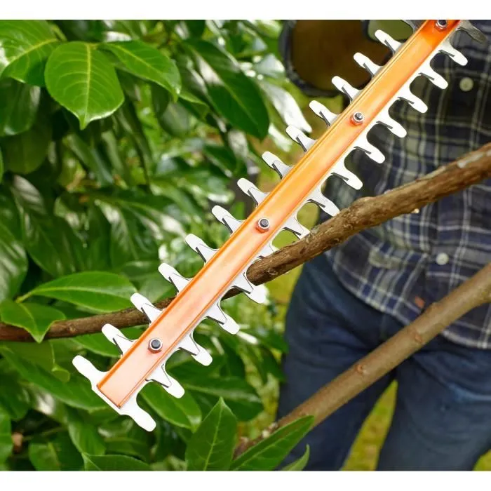 Black+Decker BEHT201-QS - Taille-haies électrique filaire 420W avec lame de 45cm - Capacité de coupe 16mm - Poignée ergonomique