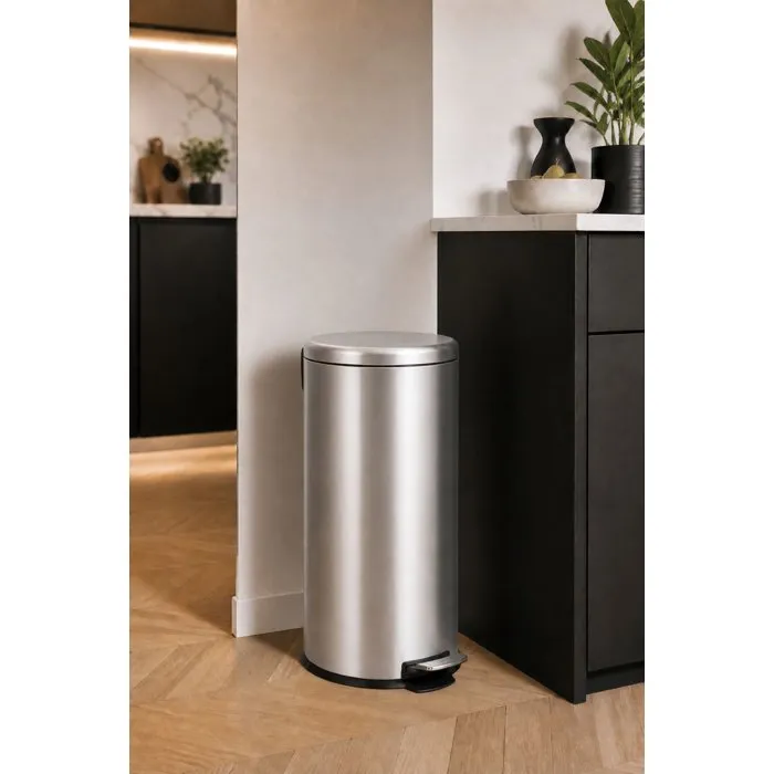 Kitchen Move URBAN - Poubelle de cuisine à pédale 30L, acier inoxydable brossé, seau amovible, pied et anneau de protection - Ø29 x H66 cm Kitchen Move URBAN - Poubelle de cuisine à pédale 30L, acier inoxydable brossé, seau amovible, pied et anneau de protection - Ø29 x H66 cm