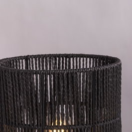 Lampe de table Bayamo en rotin et métal noir