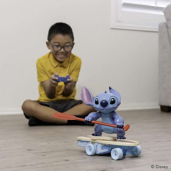 Smoby Radio Control Stitch - Figurine Stitch en planche de surf 25 cm, Jouet radiocommandé