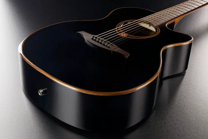 LAG Guitare Acoustique Auditorium A/E Cutaway Édition Limitée Bisel - Noire