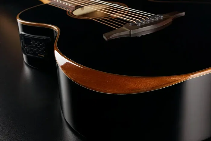 LAG Guitare Acoustique Auditorium A/E Cutaway Édition Limitée Bisel - Noire