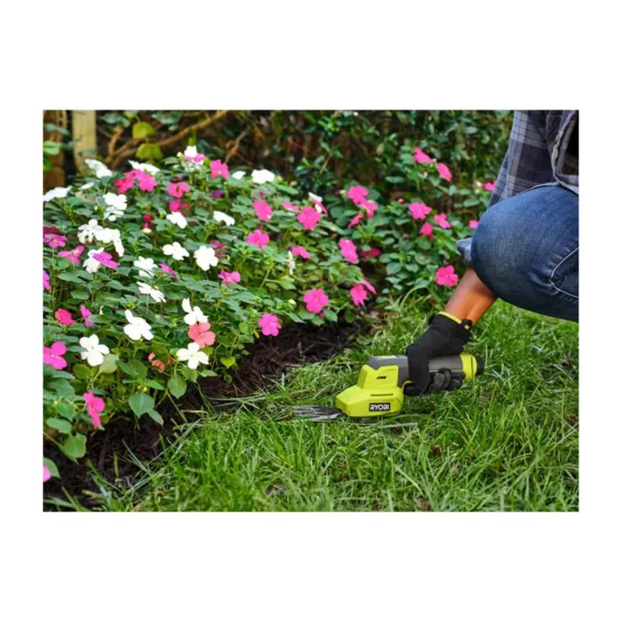 Ryobi RY4CGSA-120 Cisaille à gazon et sculpteur de végétaux 4V