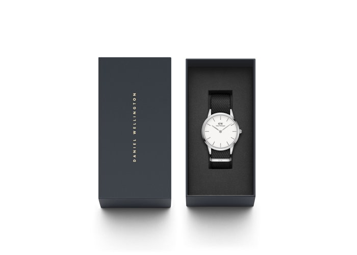 Daniel Wellington DW00100677 avec bracelet Nato noir