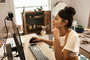 HP Webcam 620 - Résolution Full HD 1080p, Compatible Windows Hello et Zoom, Rotation 360°, Cache de Confidentialité et Microphones Antibruit