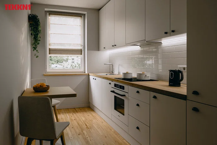 KIMERA Profilé Aluminium ARRE Anodisé Argent avec Diffuseur Opale, 2,02 m KIMERA Profilé Aluminium ARRE Anodisé Argent avec Diffuseur Opale, 2,02 m