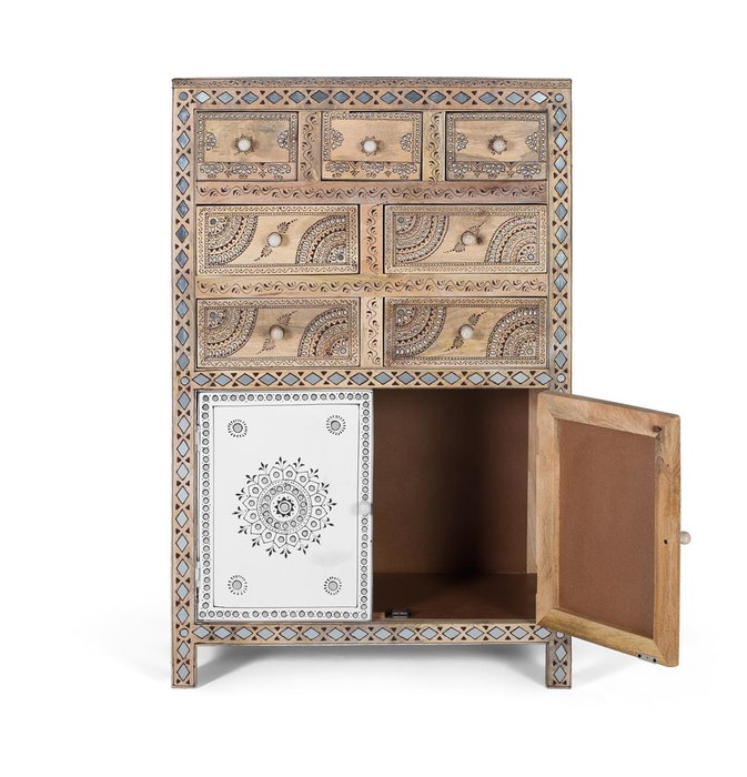 Buffet haut en bois de manguier et MDF avec 7 tiroirs et 2 portes, détails peints à la main, dimensions 45.5x69 cm (hors pattes), couleur naturelle et blanc Buffet haut en bois de manguier et MDF avec 7 tiroirs et 2 portes, détails peints à la main, dimensions 45.5x69 cm (hors pattes), couleur naturelle et blanc