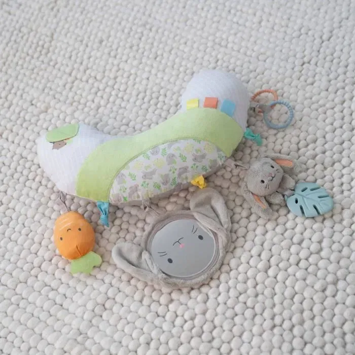 Ingenuity Tapis d'éveil Sylvi pour le temps sur le ventre du bébé avec jouets sensoriels amovibles