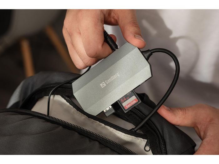 Sandberg Hub de Voyage USB-C 6 en 1 avec Ports HDMI, USB 3.0, RJ45, Lecteur de Carte SD et Audio Sandberg Hub de Voyage USB-C 6 en 1 avec Ports HDMI, USB 3.0, RJ45, Lecteur de Carte SD et Audio