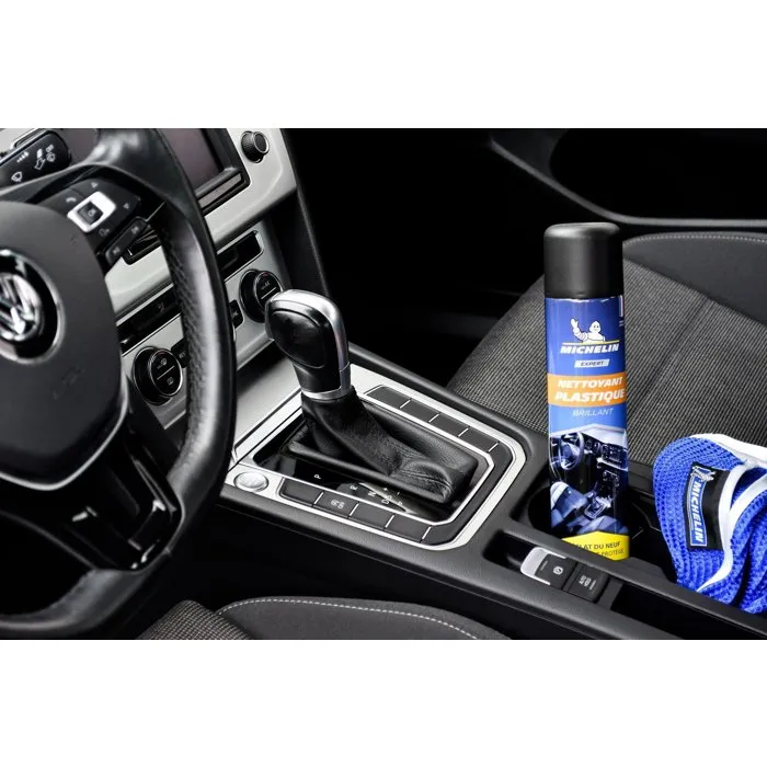Michelin Brillant Plastique Intérieur Senteur Menthe - Nettoyant, Dépoussiérant et Protecteur pour Surfaces Brillantes et Satinées - Formule Anti-Statique