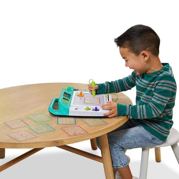 VTech - Tableau artistique et éducatif LCD pour enfant avec reconnaissance vocale, 2 modes de jeu (écriture et dessin) - Dimensions 38 x 33 cm - Espagnol VTech - Tableau artistique et éducatif LCD pour enfant avec reconnaissance vocale, 2 modes de jeu (écriture et dessin) - Dimensions 38 x 33 cm - Espagnol