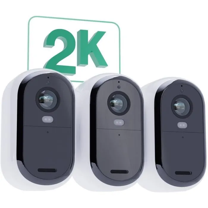 Arlo Pack de 3 caméras de sécurité Essential 2K avec 3 panneaux solaires - Résolution 2K, vision nocturne couleur, 130° et sirène Arlo Pack de 3 caméras de sécurité Essential 2K avec 3 panneaux solaires - Résolution 2K, vision nocturne couleur, 130° et sirène