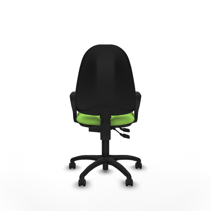 Chaise de bureau Algarra avec mécanisme à double poignée à contact permanent, recouverte de tissu couleur pistache. Équipée d'une base en polyamide noir, d'accoudoirs fixes et de roulettes autobloquantes.