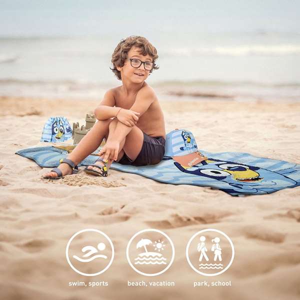Cerdá Kit de bain Bluey avec serviette et bonnet pour enfants de 2 à 8 ans