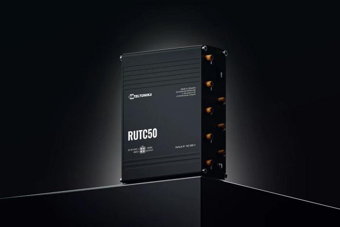 Teltonika Networks RUTC50 Routeur 5G LTE avec WiFi 6 Dual-Band, Ports Gigabit Ethernet, Dual SIM et GNSS pour Traçage de Position Teltonika Networks RUTC50 Routeur 5G LTE avec WiFi 6 Dual-Band, Ports Gigabit Ethernet, Dual SIM et GNSS pour Traçage de Position