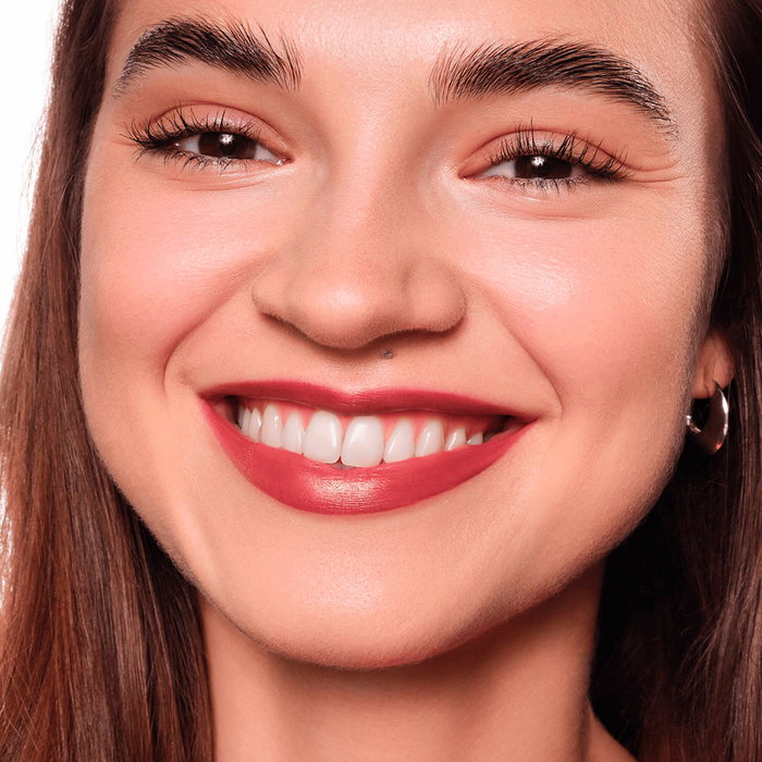 Essence Rouge à Lèvres Éclat Lumineux Satin Glow #06-Deja-brew 3,5g Fini Satiné Essence Rouge à Lèvres Éclat Lumineux Satin Glow #06-Deja-brew 3,5g Fini Satiné