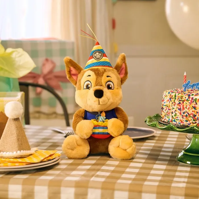 Spin Master Peluche Pat' Patrouille - Chase pour anniversaire - Douce et câline - 25 cm - Pour enfant dès 12 mois