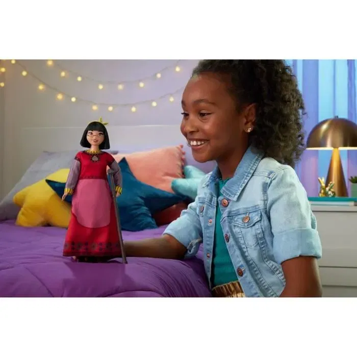 Disney Princess Poupée Dahlia du Royaume de Rosas articulée avec 7 points d'articulation, vêtements amovibles, 3 accessoires, canne et chaussures pour fille à partir de 3 ans