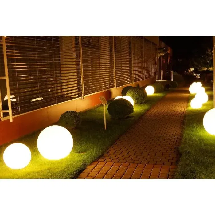 LUMISKY Bobby W50 - Boule lumineuse LED pour extérieur, blanc froid, filaire E27, 50 cm, design moderne LUMISKY Bobby W50 - Boule lumineuse LED pour extérieur, blanc froid, filaire E27, 50 cm, design moderne