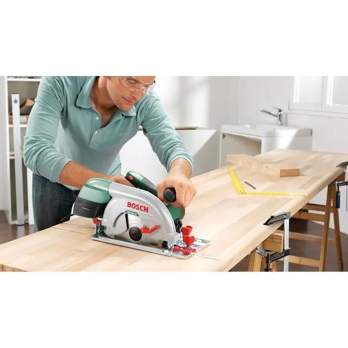 Bosch Scie Circulaire Plongeante PKS 66 A - 1600 W - Coupe Bois Épais jusqu'à 30 mm - Fonction CleanSystem pour Aspiration des Copeaux Bosch Scie Circulaire Plongeante PKS 66 A - 1600 W - Coupe Bois Épais jusqu'à 30 mm - Fonction CleanSystem pour Aspiration des Copeaux