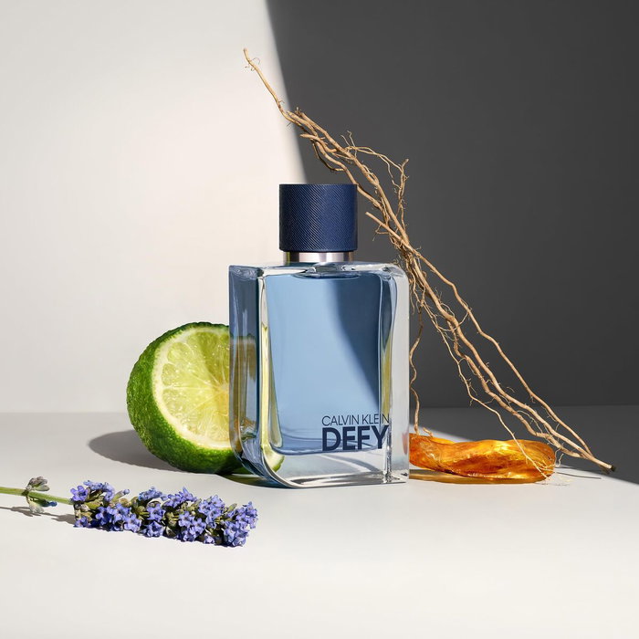 Calvin Klein Coffret Defy pour Homme avec Gel Douche & Shampooing et Eau de Toilette