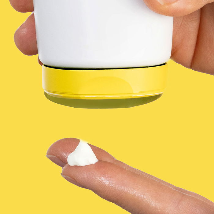 CeraVe Crème Solaire Visage et Corps SPF50 Invisible et Hydratante avec 3 Céramides, Technologie MVE, Résistante à l'Eau - 75 ml CeraVe Crème Solaire Visage et Corps SPF50 Invisible et Hydratante avec 3 Céramides, Technologie MVE, Résistante à l'Eau - 75 ml