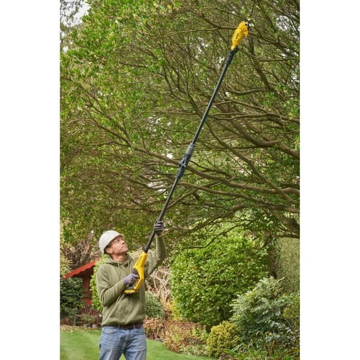 Stanley Fatmax Sécateur sur perche sans fil 18V avec batterie et chargeur Stanley Fatmax Sécateur sur perche sans fil 18V avec batterie et chargeur