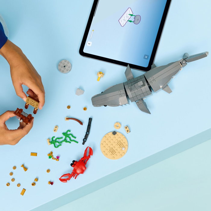 LEGO Creator 3-en-1 Le Redoutable Requin et le Coffre au Trésor, 379 pièces LEGO Creator 3-en-1 Le Redoutable Requin et le Coffre au Trésor, 379 pièces