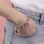 PEERS HARDY Bracelet Charm Princesses Disney - Chaîne Dorée avec Pendentifs Émaillés de Bella, la Rose et Chip