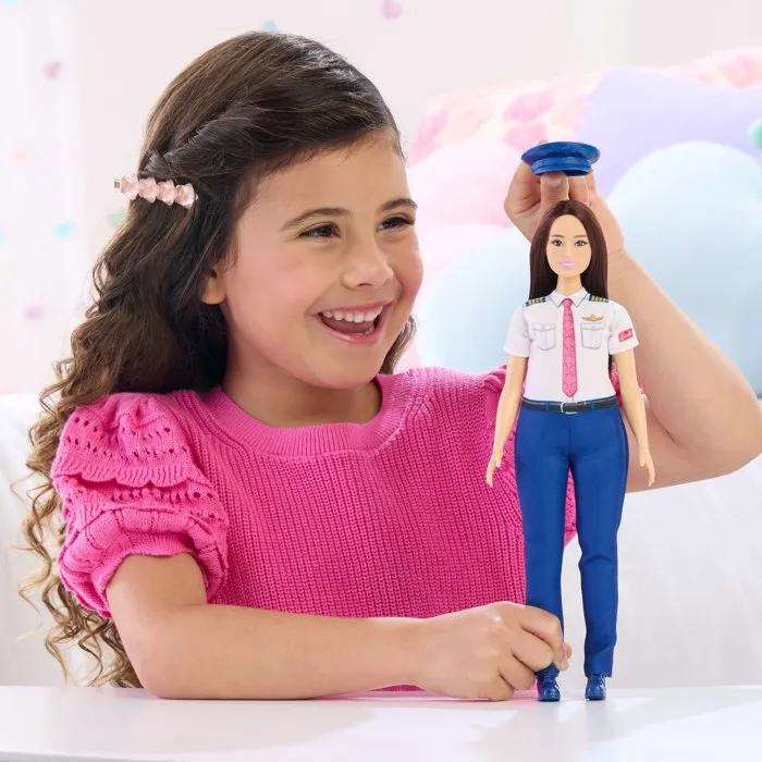 Barbie Poupée Pilote JKF75 avec tenue de pilote et képi