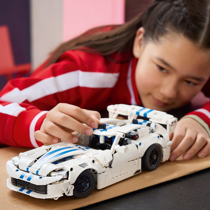 LEGO Technic Voiture de Sport Dodge Viper GTS-R 42234 LEGO Technic Voiture de Sport Dodge Viper GTS-R 42234